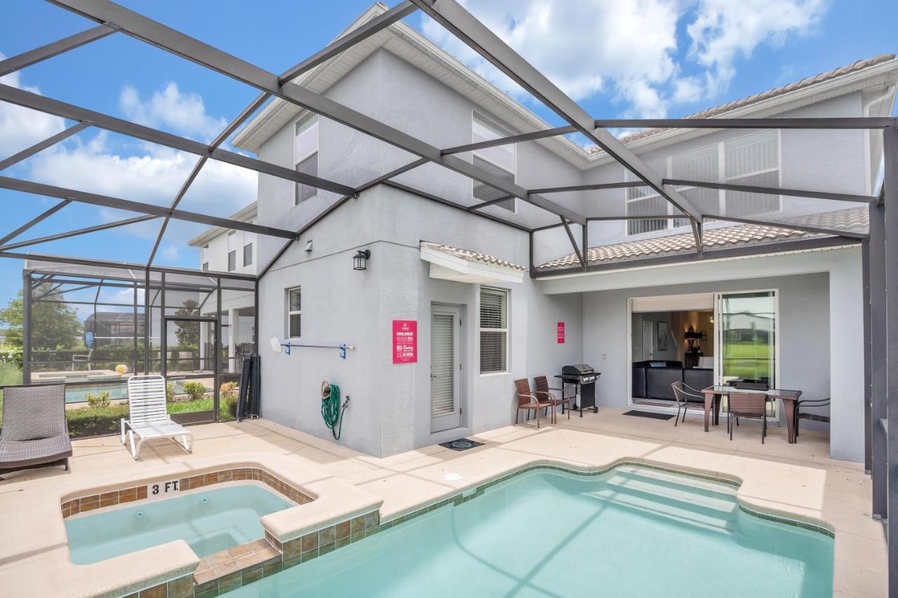 Lakeview With Private Pool And Free Water Park -10mins From Disney- Holiday home