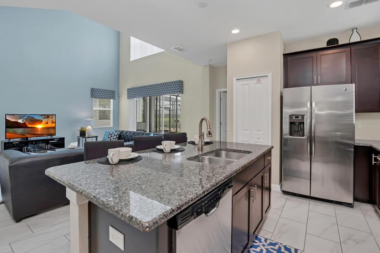 Lakeview With Private Pool And Free Water Park -10mins From Disney- Holiday home *