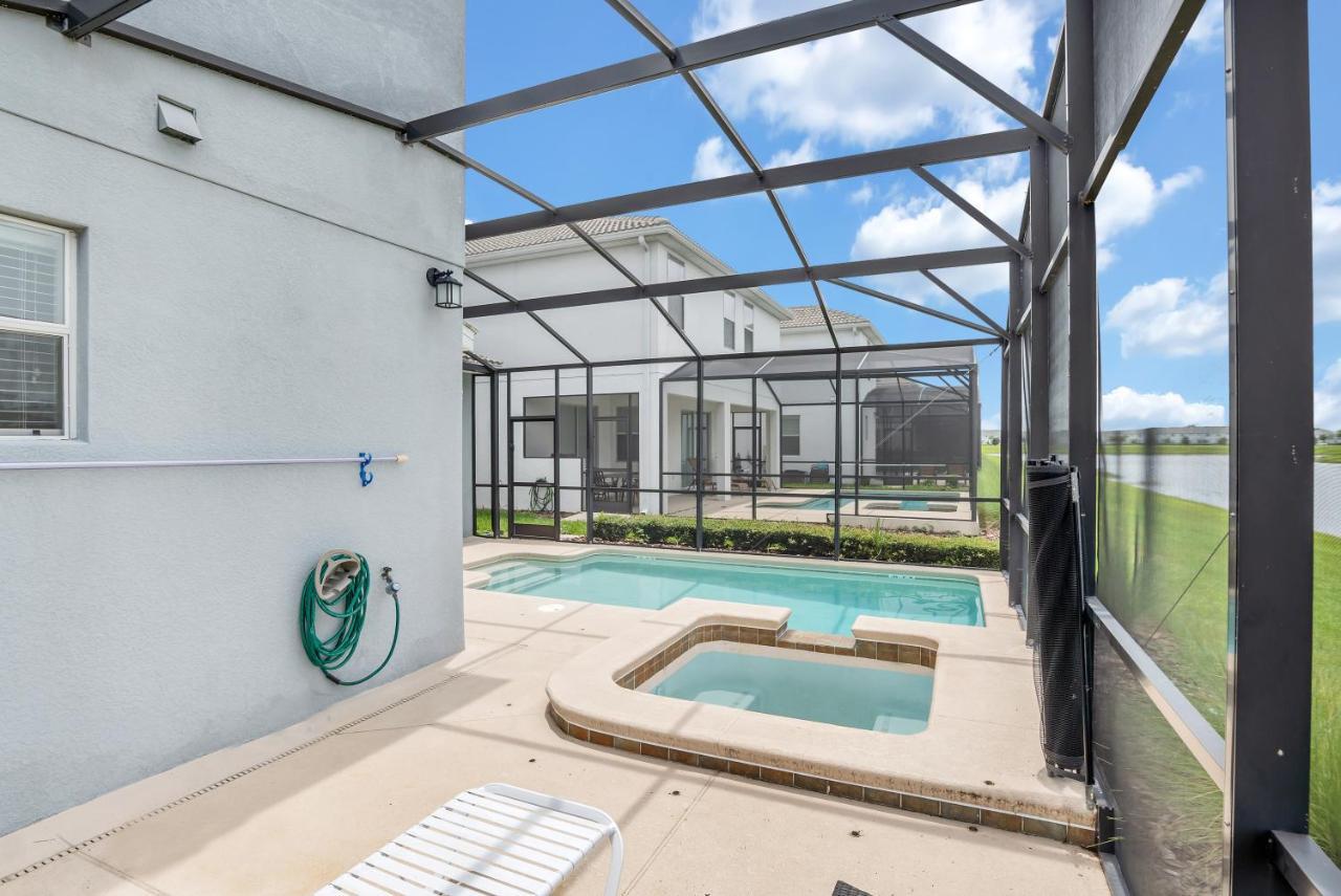 Lakeview With Private Pool And Free Water Park -10mins From Disney- Holiday home