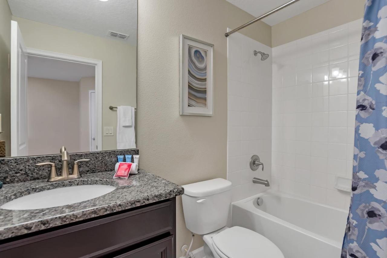 Lakeview With Private Pool And Free Water Park -10mins From Disney- Holiday home *